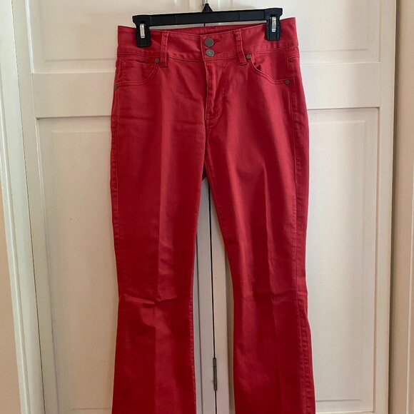 CAbi Jeans | Stretchy High-Low Crop | Nantucket Red | Size 2 - Picture 1 of 3